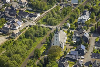 Aerial view, catholic church St. Andreas, residential area Mühlenstraße corner Kanalstraße, railway