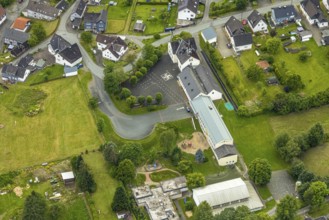 Aerial view, primary school Banfetalschule with schoolyard, gymnasium, Banfe, Bad Laasphe,