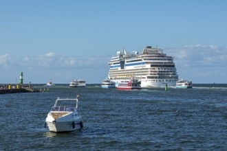 Cruise ship Aida mar leaving, escort boats, pier lights, Unterwarnow, Warnemünde, Rostock,