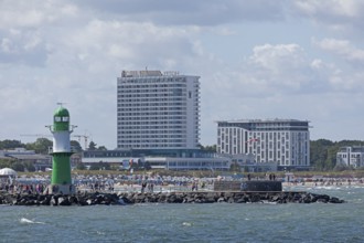 Hotels Neptun and Das Resort, mole beacon, Warnow estuary, Baltic Sea, Warnemünde, Rostock,