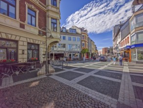 Pedestrian zone, traffic-calmed, old town, architecture, restaurant, flower box, shops, car, blue