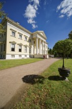 Wörlitz Palace, built 1769-1773, founding building of German Classicism, main façade, Wörlitz Park,
