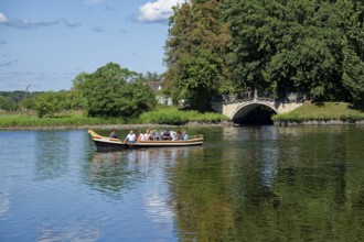 Excursion boat, gondola on Lake Wörlitz, Wörlitz Park, Wörlitz Gardens, Garden Kingdom of