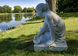 Shell nymph, classicist sculpture, Wörlitz Park, Wörlitz Gardens, Garden Kingdom of Dessau-Wörlitz,