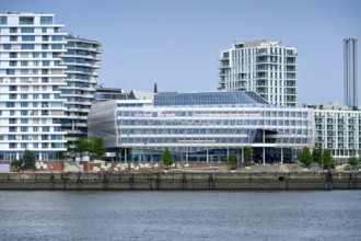 Modern building, in the centre the New Work Harbour office building, on Strandkai in the Hafencity