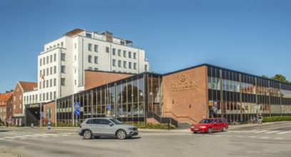 Hotel Fritiden in Ystad. The white part newly built in 2020 and the other is a converted public