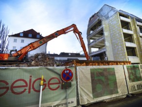 Demolition of a house in Leopoldstraße, Munich, Bavaria, Germany