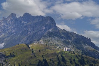The historic Hotel Weisshorn, below the Weisshorn mountain, Val d'Anniviers, Valais Alps, Canton