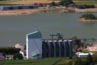 Elevated view of the Ernst Müller GmbH & Co KG gravel works from Eckberg, Bodenwerder,