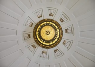 Waiting room in bathhouse 3 with a view of the ceiling to the chandelier, Art Nouveau, Art Nouveau