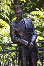 Elvis in bronze on the Usa Bridge, bronze statue of Elvis Presley, who lived in Bad Nauheim from