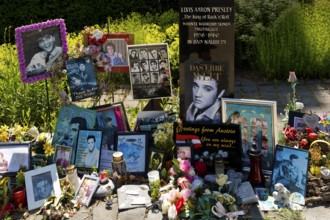 Elvis Stele on Elvis Presley Square, memorial to Elvis Presley with messages from his fans from all