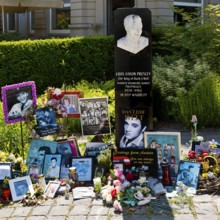 Elvis Stele on Elvis Presley Square, memorial to Elvis Presley with messages from his fans from all