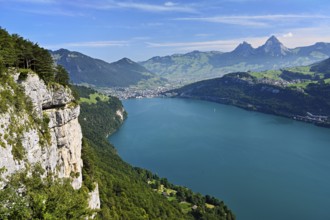 View from Seelisberg to Lake Lucerne, behind Brunnen and the small and large Mythen, Seelisberg,