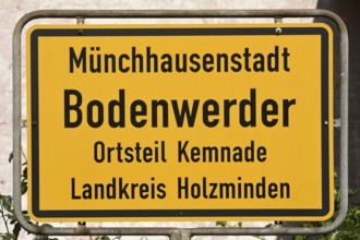 Münchhausenstadt Bodenwerder, official addition to the name on the town sign of the district of