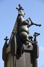 The horse on the church tower, depicted on the Münchhausen fountain by Bonifatius Stirnberg in
