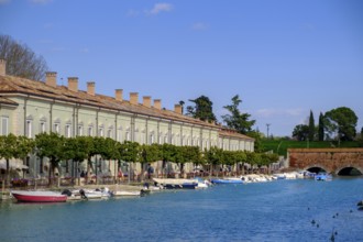Padiglione degli Ufficiali at the harbour basin, Peschiera del Garda, Lake Garda, Veneto, Italy