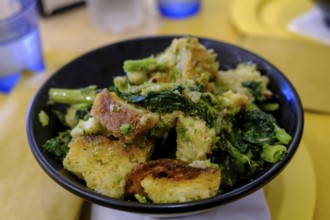 Salad, friselle with wild broccoli, food, Apulian speciality, Ridola Caffè, cave settlement, cave