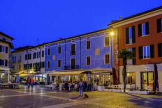 Dusk in Piazza Giosuè Carducci, Sirmione on Lake Garda, Veneto, Veneto, Italy