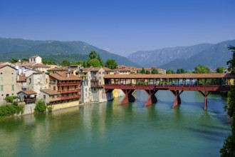 Ponte degli Alpini, with Brenta, Bassano del Grappa, Veneto, Italy