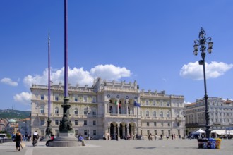 Piazza dell'Unità d'Italia, Trieste, Adriatic Sea, Friuli Venezia Giulia Region, Italy