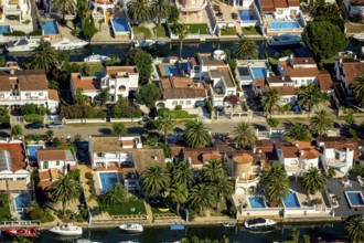Marina of Empuriabrava, Ampuriabrava, CastellÃü d'EmpÃºries on the Gulf of Roses, holiday homes