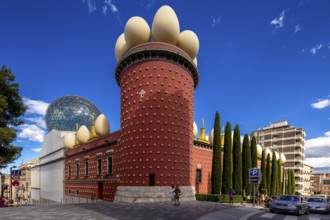 Dali Museum, Dali Museum in Figueres, entrance to the museum in the Torre Gorgot, Figueres,