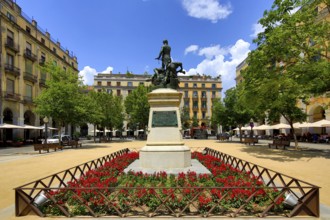 Placa de la Independencia, Independence Square, Monumento a los Defensores de Girona, Banyoles,