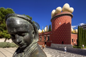 Dali Museum, Dali Museum in Figueres, entrance to the museum in the Torre Gorgot, Figueres,