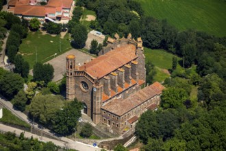 Esglesia Sant Joan les Fonts, Monestir de Sant Joan les Fonts with the three-nave Romanesque
