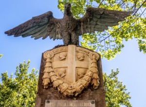 Sardinia, eagle and national flag in stone, Per iniziativa del Reduci, Santu Lussurgiu, Europe,