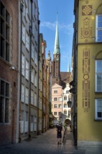 Alley with St Mary's Church, GdaÅsk, Gdansk, Baltic Sea coast, Baltic Sea, pomorskie, Pomeranian