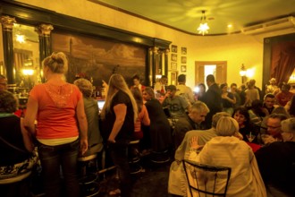 Hemingway s Bar En el Floridita, musician in one of the many music bars and music restaurants in