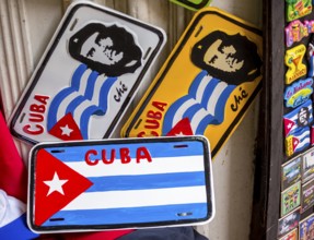 Painted licence plates with Ernesto Che Guevara and the Cuban flag, Cuban flag, La Habana, Cuba,