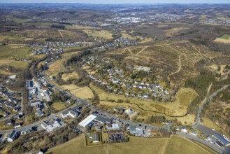 Aerial view, residential area, view of Rothemühle, Vahlberg pit, forest area with forest damage,