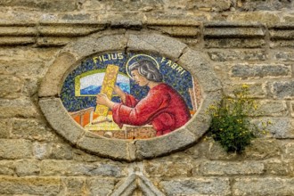 Sardinia, CattÃƒÆ'Ã'Â©drale San Pietro Apostolo, Christian motifs on the façade, Filius Fabri,