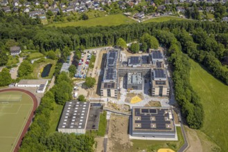 Aerial view, comprehensive school Vlebert-Neviges, roof with solar panels, Kleinehöhe, Velbert,