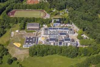 Aerial view, comprehensive school Vlebert-Neviges, roof with solar panels, Kleinehöhe, Velbert,