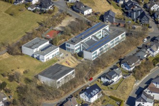 Aerial view, primary school with swimming pool and gymnasium, Möllmicke, Wenden, Sauerland, North