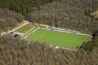 Aerial view, football stadium sports field VSV Wenden 1930 e.V., surrounded by forest, Schönau,
