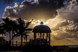Wedding pavilion on the beach of Varadero with sunset in the hotel complex PARADISUS VARADERO