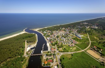 Beach west of KoÅ'obrzeg, Kolberg, MrzeÅ¼yno, Baltic Sea coast, Województwo zachodniopomorskie,