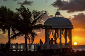 Wedding pavilion on the beach of Varadero with sunset in the hotel complex PARADISUS VARADERO