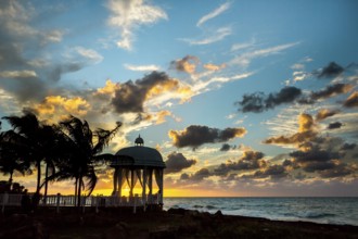 Wedding pavilion on the beach of Varadero with sunset in the hotel complex PARADISUS VARADERO