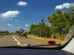 Street scene on the country roads of Yaguanabo with horse-drawn carriage, Yaguanabo, Cuba,