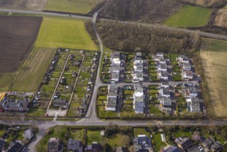 Aerial view, new housing estate between Spechtweg and Pfauenstraße, with Vogel street names,