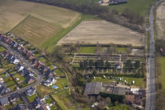Aerial view, Dolberg cemetery cemetery on Uentroper Straße, meadows and fields, Gerhard Bicker GmbH