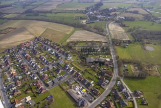 Aerial view, residential area and cemetery Dolberg cemetery at the Uentroper Straße, meadows and