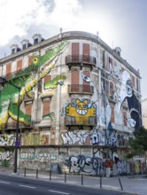 Painted facade with a crocodile of a house in Lisbon, Lisbon, Lisbon, Portugal