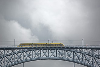 Ponte de Dom Luis I with Metro do Porto, light railway, double-decker bridge, Vila Nova de Gaia,